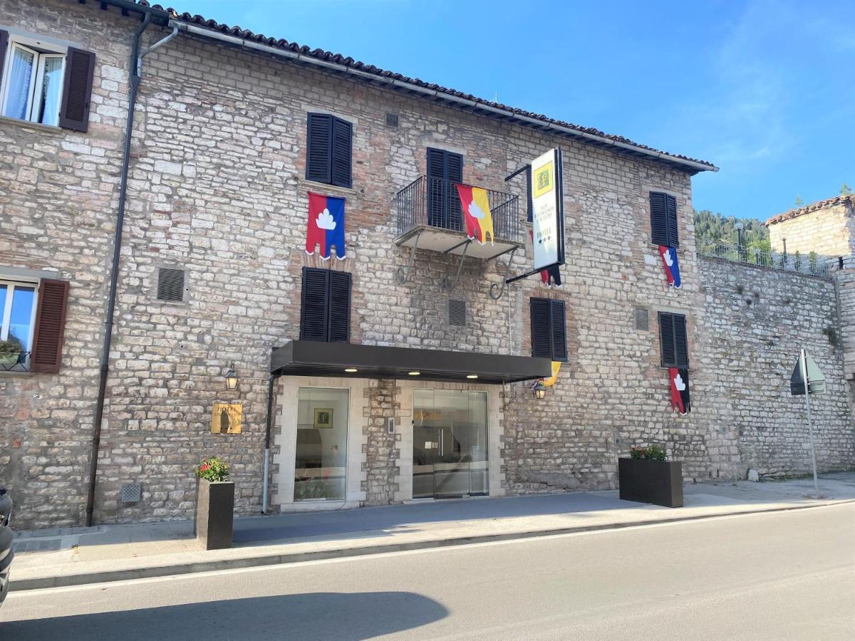 Hotel San Francesco E Il Lupo グッビオ エクステリア 写真