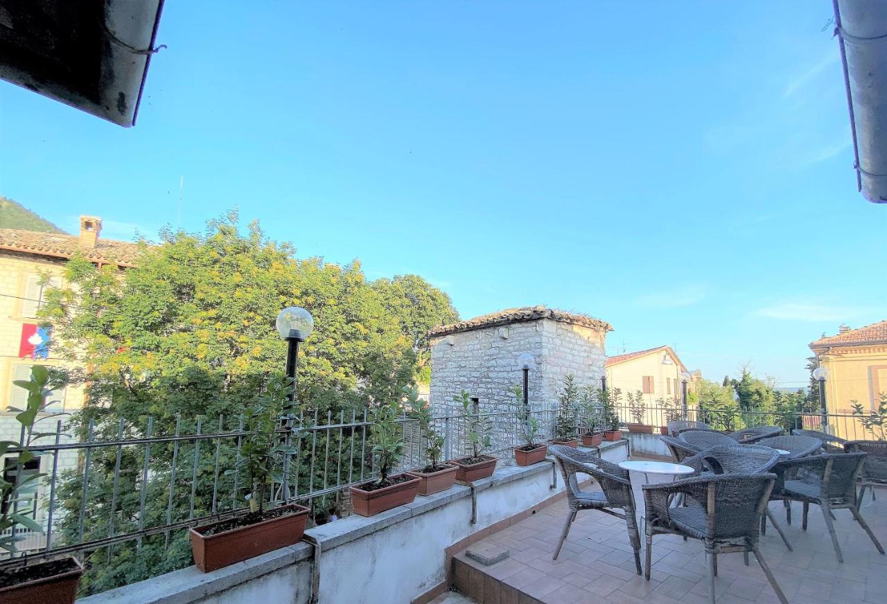 Hotel San Francesco E Il Lupo グッビオ エクステリア 写真